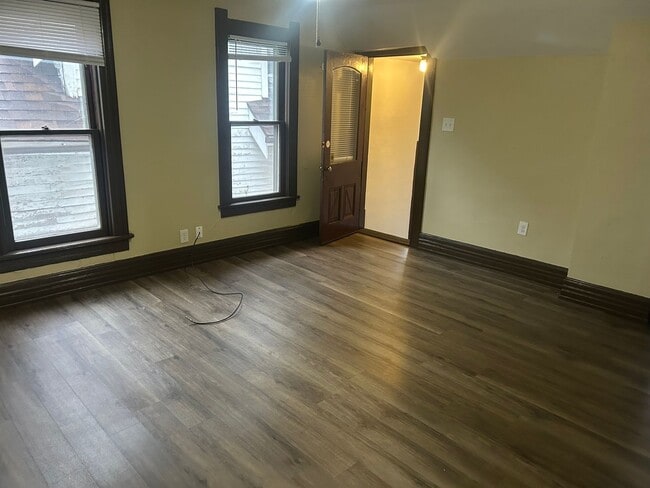 Photo - 946 Butler St Unit Upper