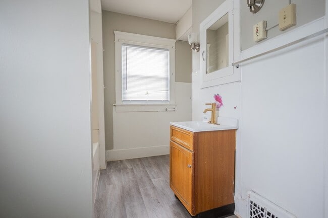 Photo - 1022 19th St NW Unit 2