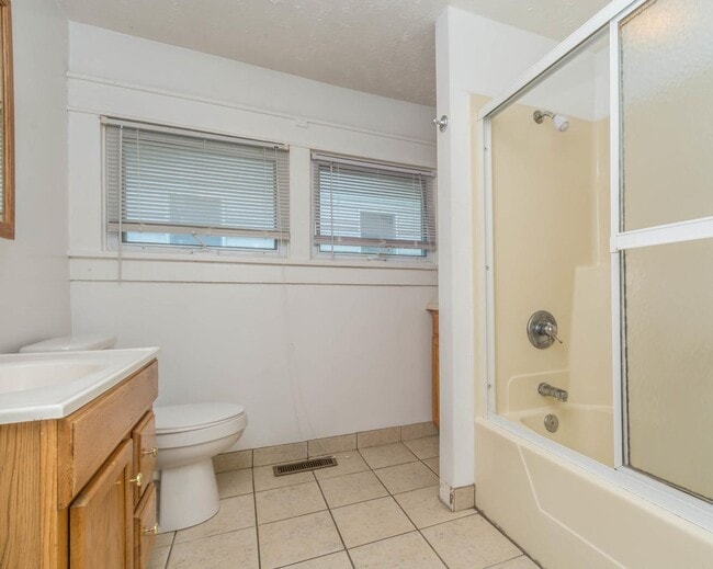 Photo - 804 E 11th St