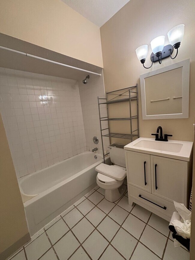 Photo - Middlehurst1741 Unit Up