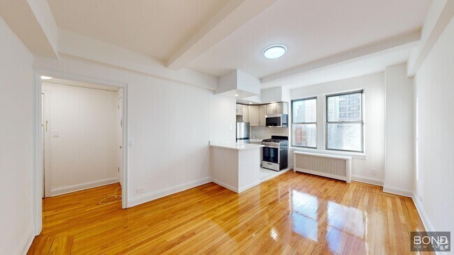 Building Photo - 301 E 38th St Unit 16G Rental