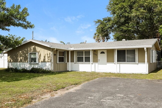 Photo - 295 Cherry St