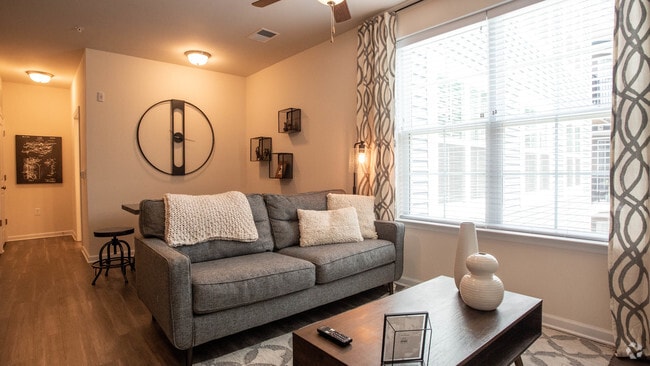 1BR,1BA,-563SF