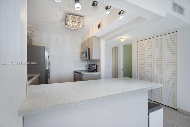 6900 Bay Dr Unit 3H