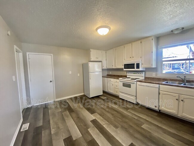 Photo - 209 S 1st St