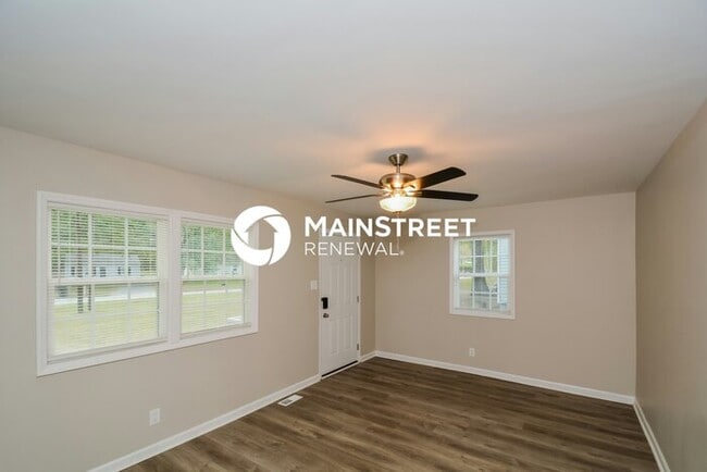 2 Bedroom Pet-Friendly Home in Hillsborough, NC with Main Street Renewal