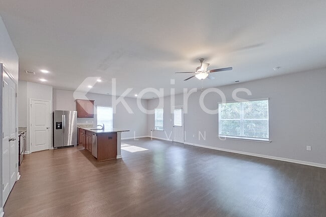 Photo - 1044 Pilgrim Ln