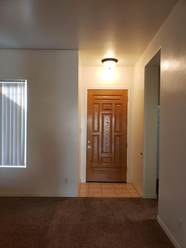 760 E Indian Wells Pl