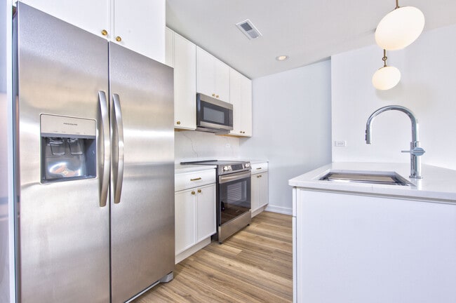 Photo - 2148 N Mozart St Unidad 2N