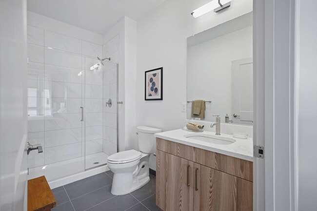 06 EMERSON_MODEL UNIT_BATHROOM reduced - Emerson