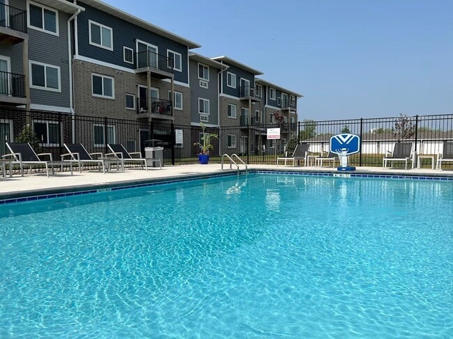 Building Photo - Blue Ridge Commons Rental