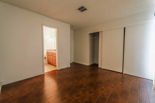 Photo - 3649 S Van Dyke Ave Apartment Unit Van Dyke Ave 3649-#D