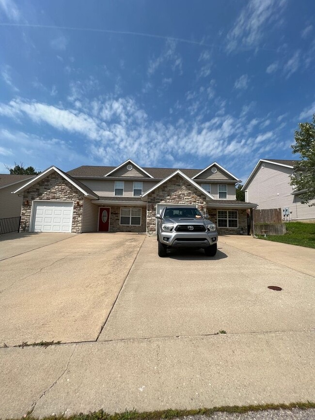 Building Photo - 16298 Holy Cross Ln Unit 16298 B Holy Cross Rental