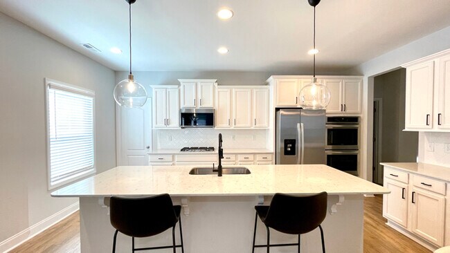 Photo - 3778 Glencourse Wy