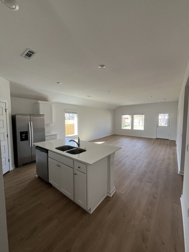 Photo - 573 Arizona St