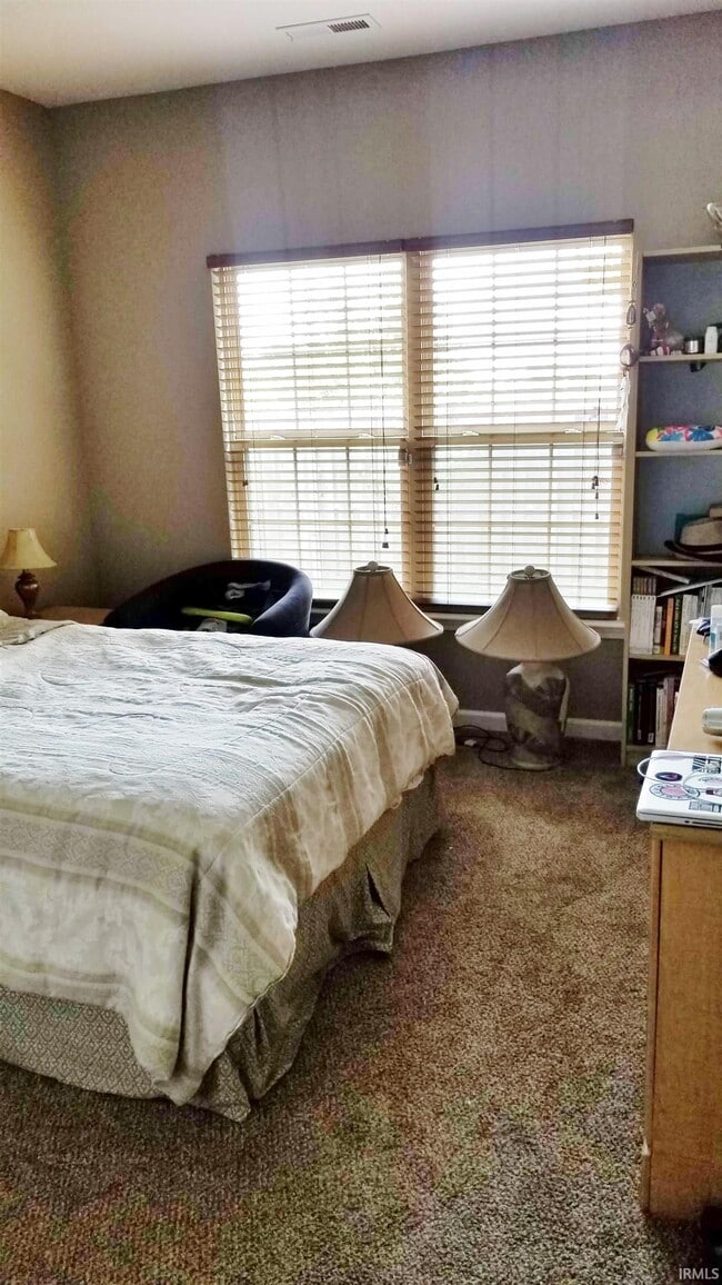 Photo - 4917 Leicester Way