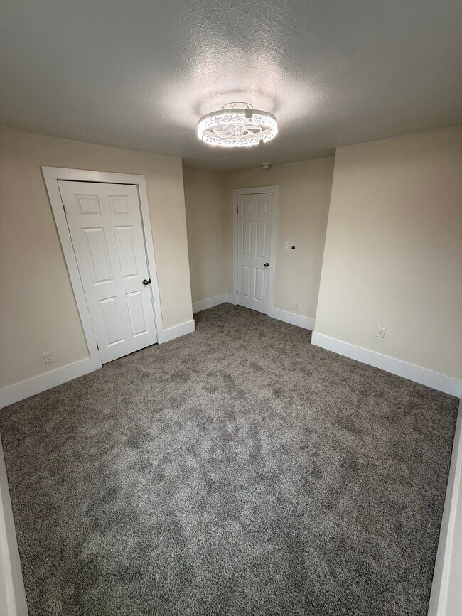 Photo - 2000 Effingham St