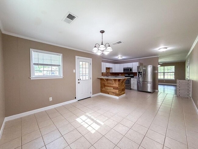 Photo - 6868 Bay Rd