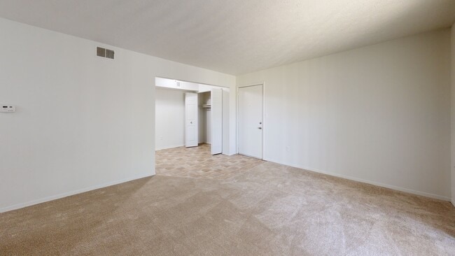 Living Room - Country Meadow Apartments