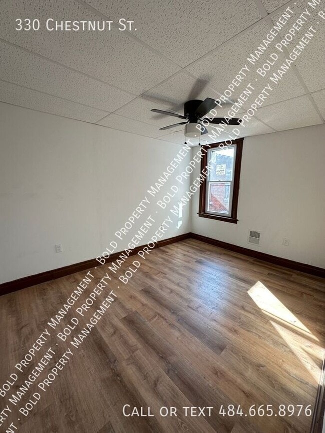 Photo - 330 Chestnut St