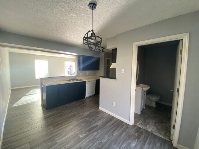 Photo - Two Level Condo in SW Columbia