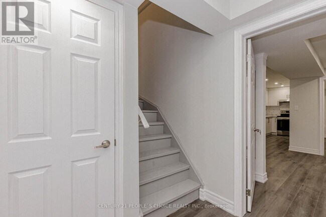 Photo - 5844 Gant Crescent