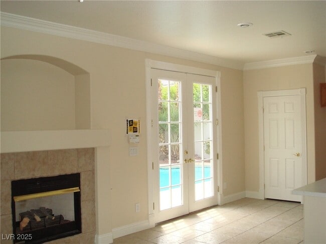 Photo - 608 Bianca Bay St