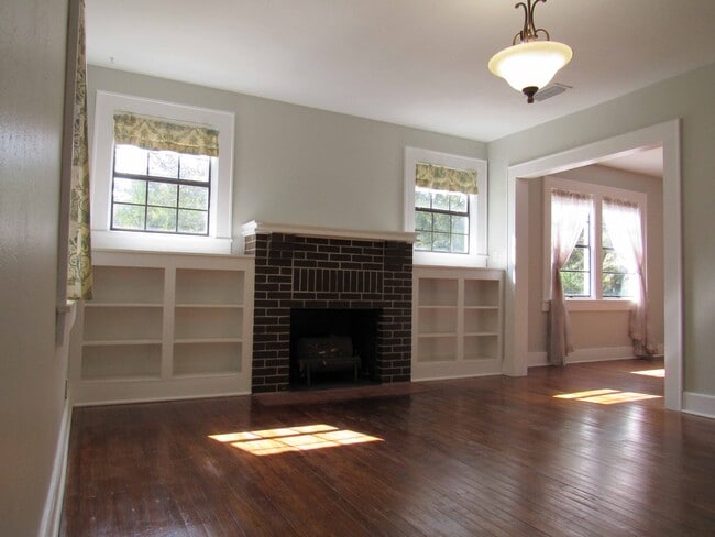 1401 Brown Ave