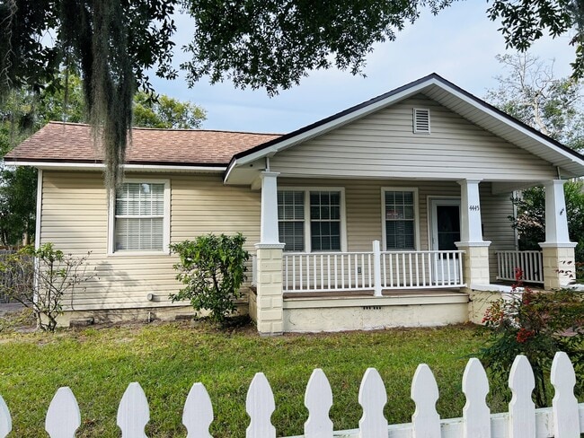 Building Photo - 4445 Irvington Ave