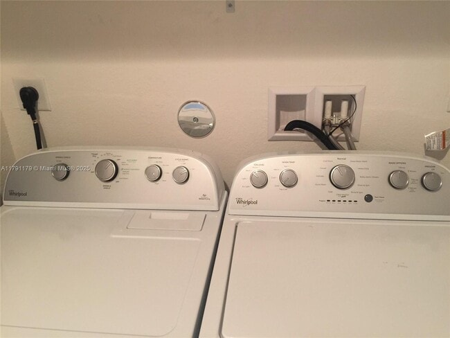 Photo - 283-283 SW 7th Ct