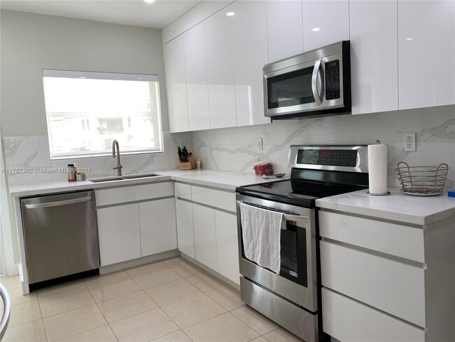 Photo - 790 SW 21st Rd