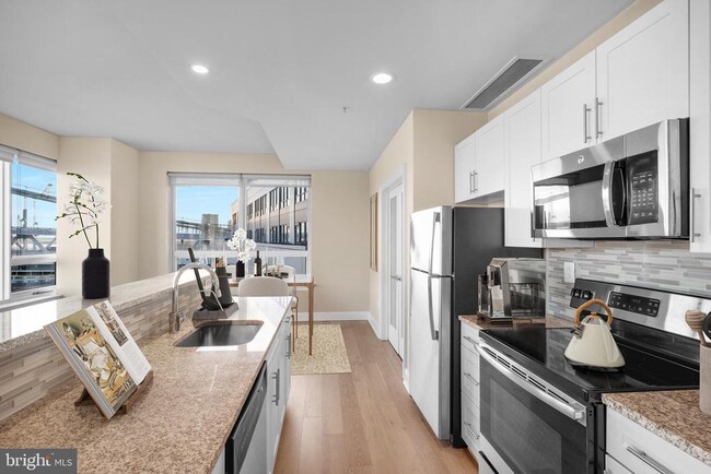 Photo - 235 N Christopher Columbus Blvd Unit 902