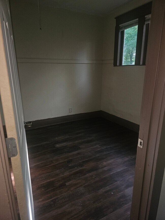 Photo - 208 Bellview St Unit A-right Side