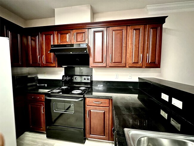 Photo - 6633 W Sam Houston Pkwy S Unidad True