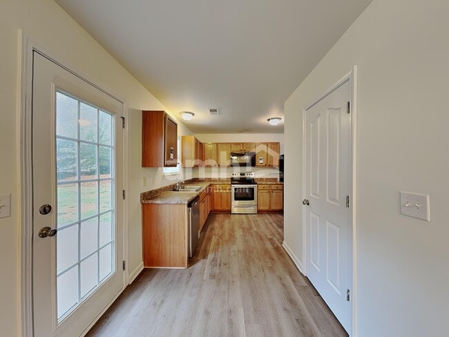 Photo - 430 Dockside Ln NW