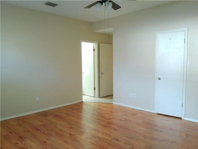 7837 Wolf Dr