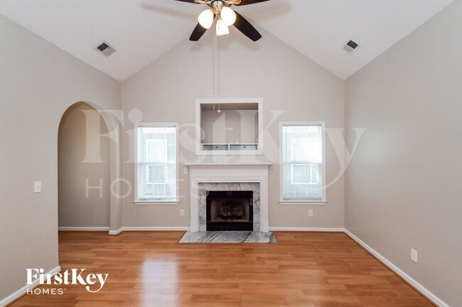 Photo - 388 Walker Way