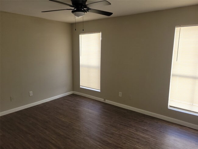 Photo - 7200 W T C Jester Blvd Unidad 2402