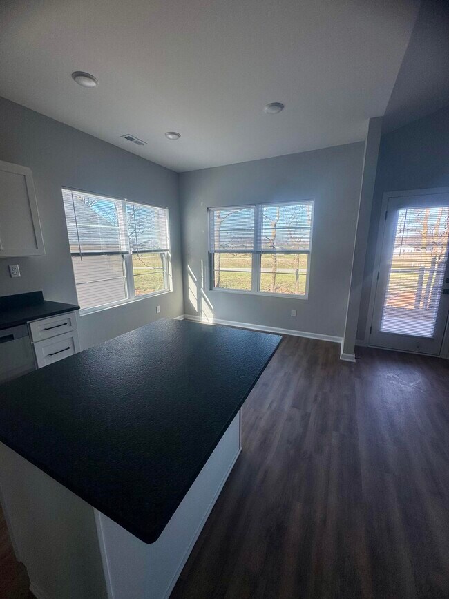 Photo - 100 Sidewinder Dr