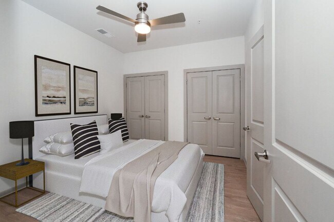 Photo - The Waterford At Rocketts Landing