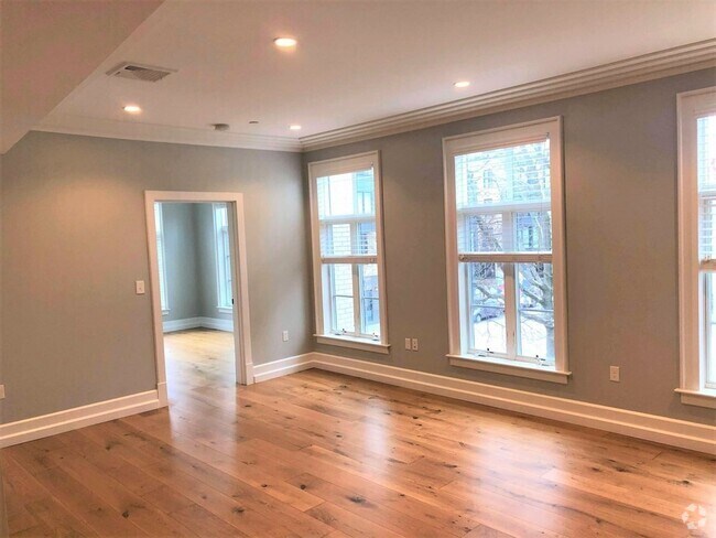 Building Photo - 1467 Tremont St Unit 202 Rental