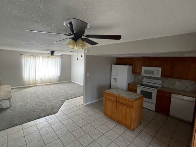 Photo - 2304 W Bullock Ave