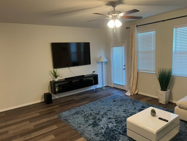 Photo - 27918 Western Crk Ct