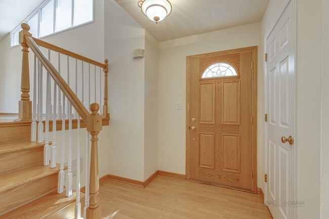 Photo - 317 E Valley Ln