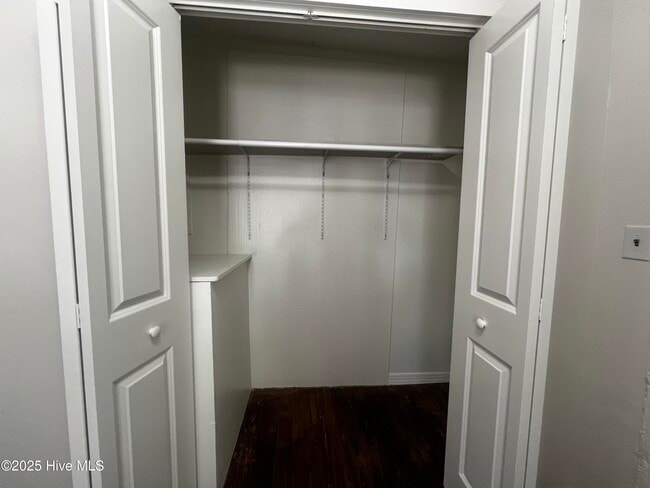 Photo - 202 Meares St