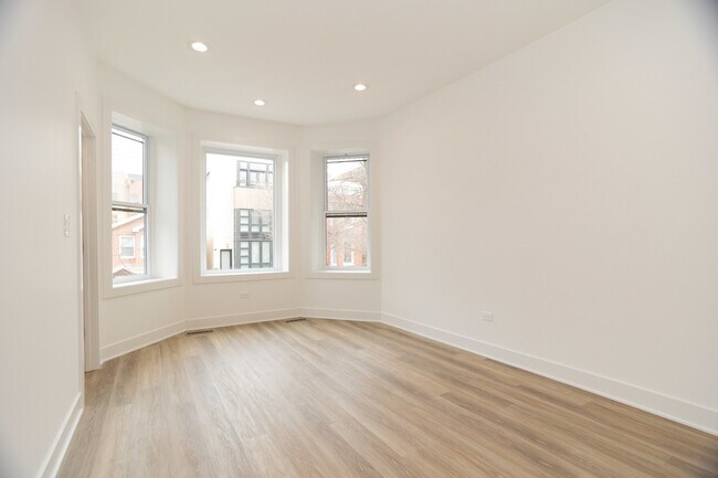 Photo - 1723 W Pierce Ave Unit 2