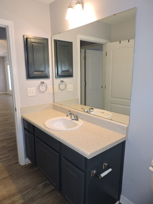 Photo - Easy access to Whiting Field & Pensacola!