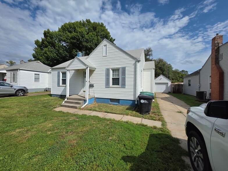 2732 Sharon Dr