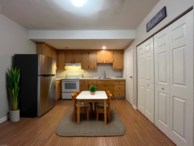 Photo - 19 Divinity St Unidad 3E