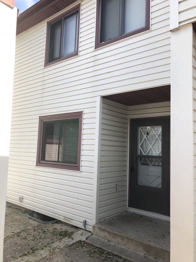 Photo - Three Bedroom, one-and-a-half-bathroom Townhome in NW Rochester MN